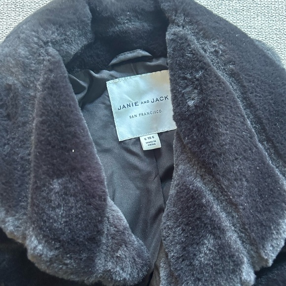 Janie and Jack faux fur cropped jacket size 5 to 6 - Picture 3 of 4